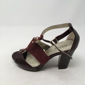 KENNETH COLE BURGANDY HEELS 7.5M